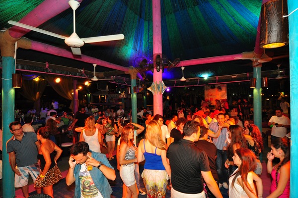 Saturday Night Fever At Edde Sands